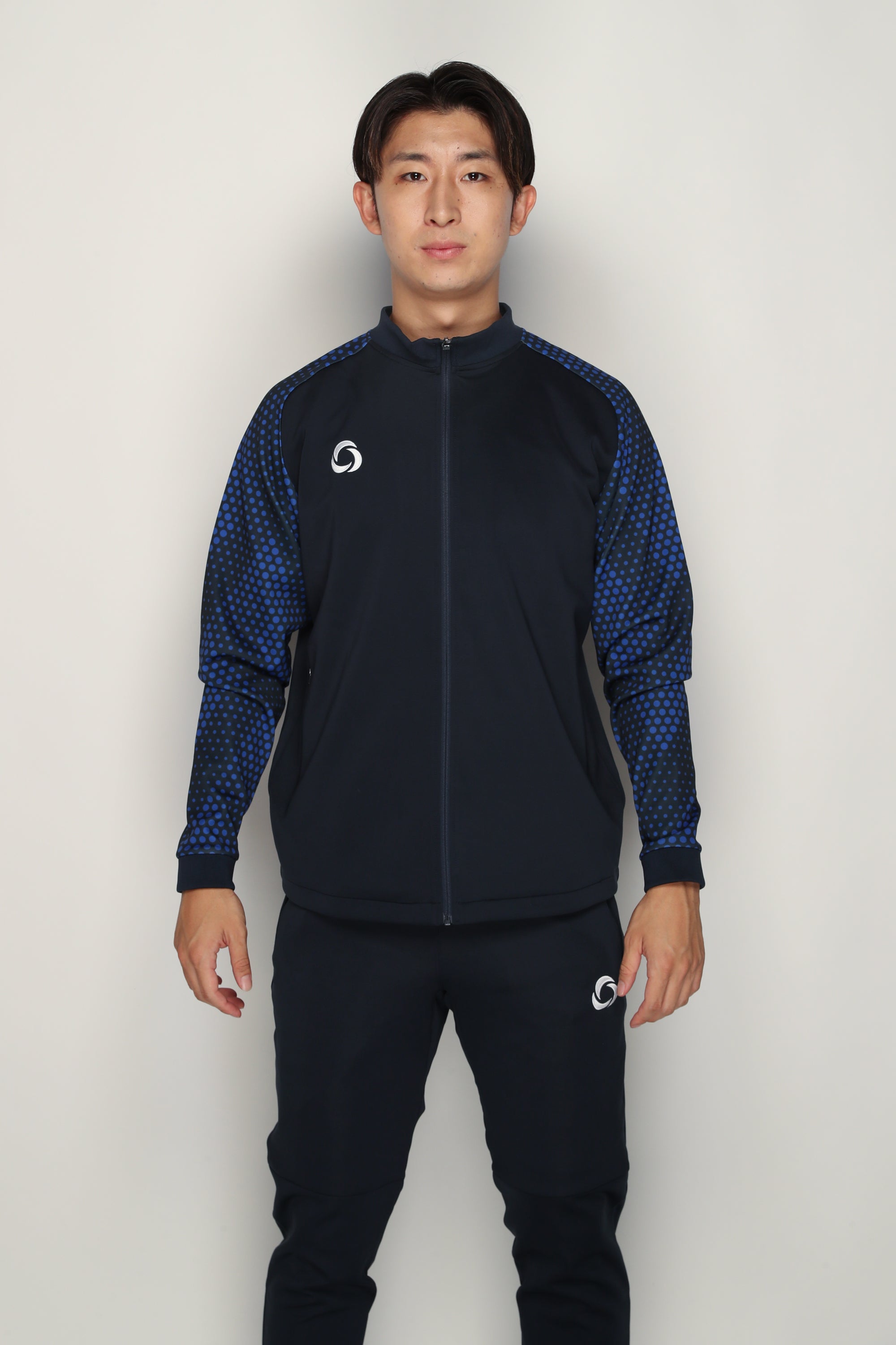 AU0I0715.jpg?v=1757865894&