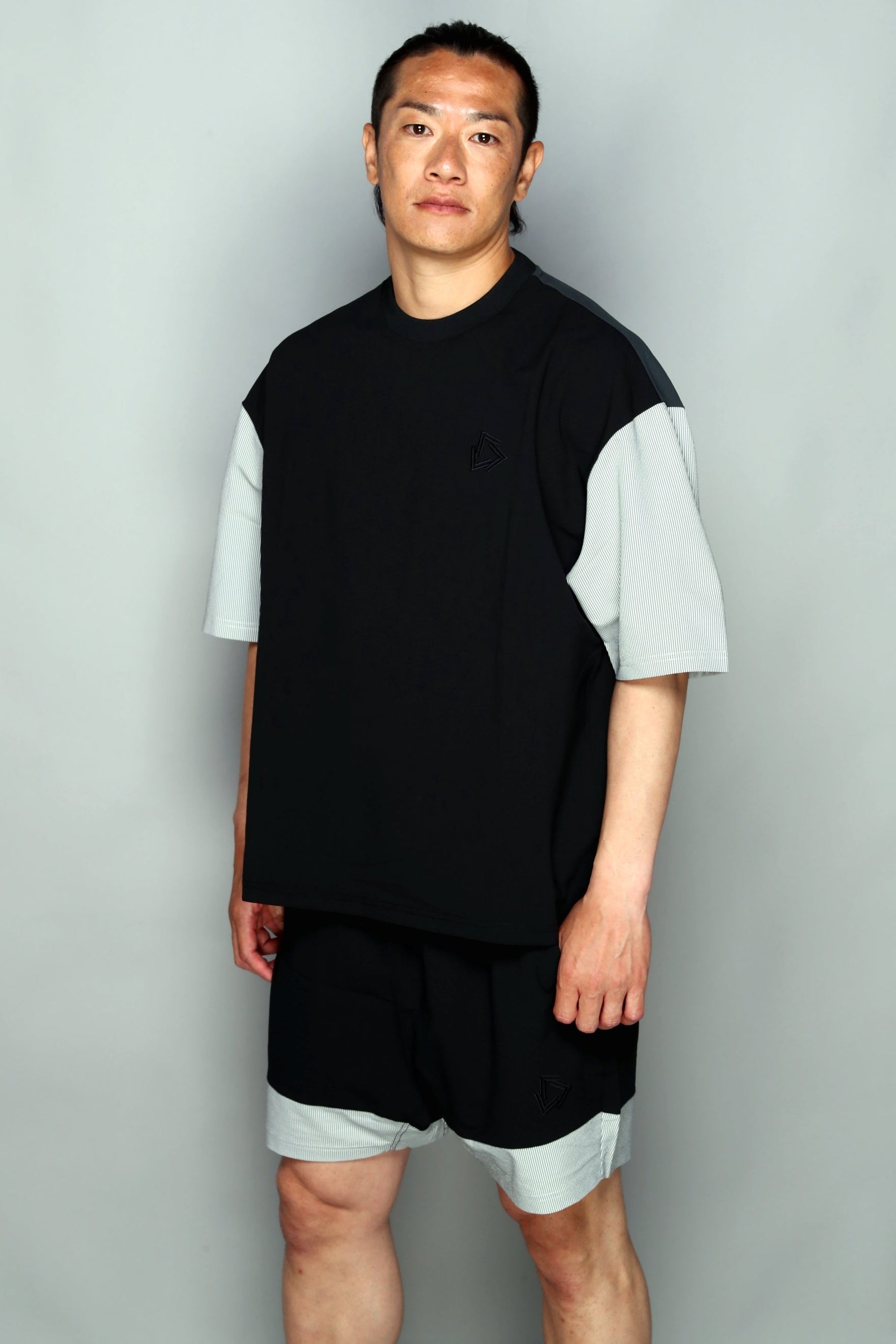 bonera サマーウェアセット ブラック Tシャツ ショートパンツ サコッシュ TOPS – bonera ONLINESTORE